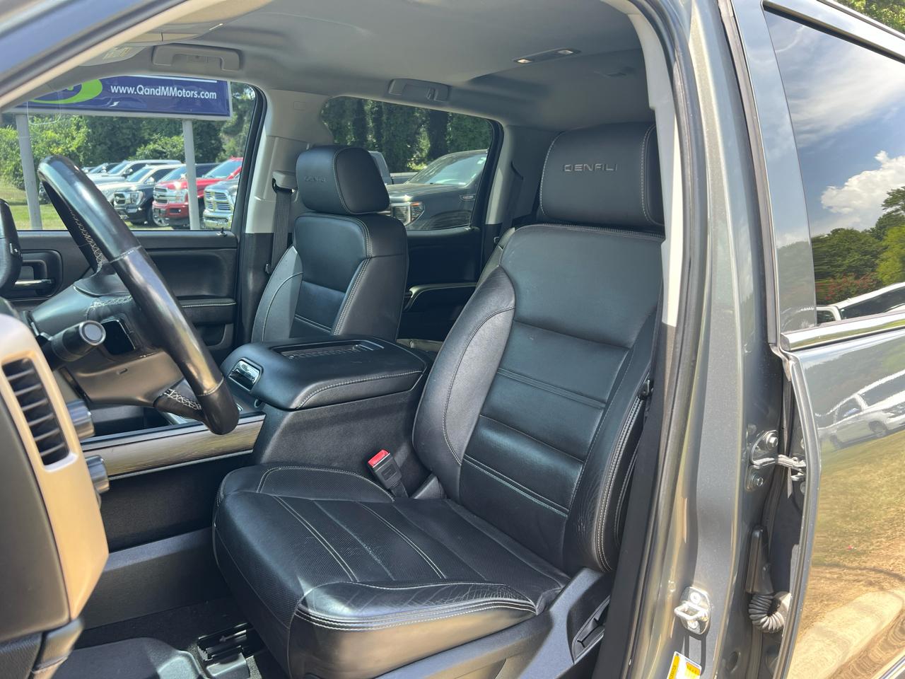 GMC Sierra 1500 4WD Crew Cab 143.5" Denali 2018