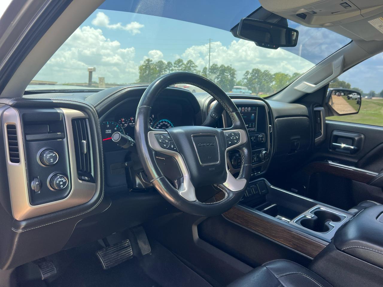 GMC Sierra 1500 4WD Crew Cab 143.5" Denali 2018