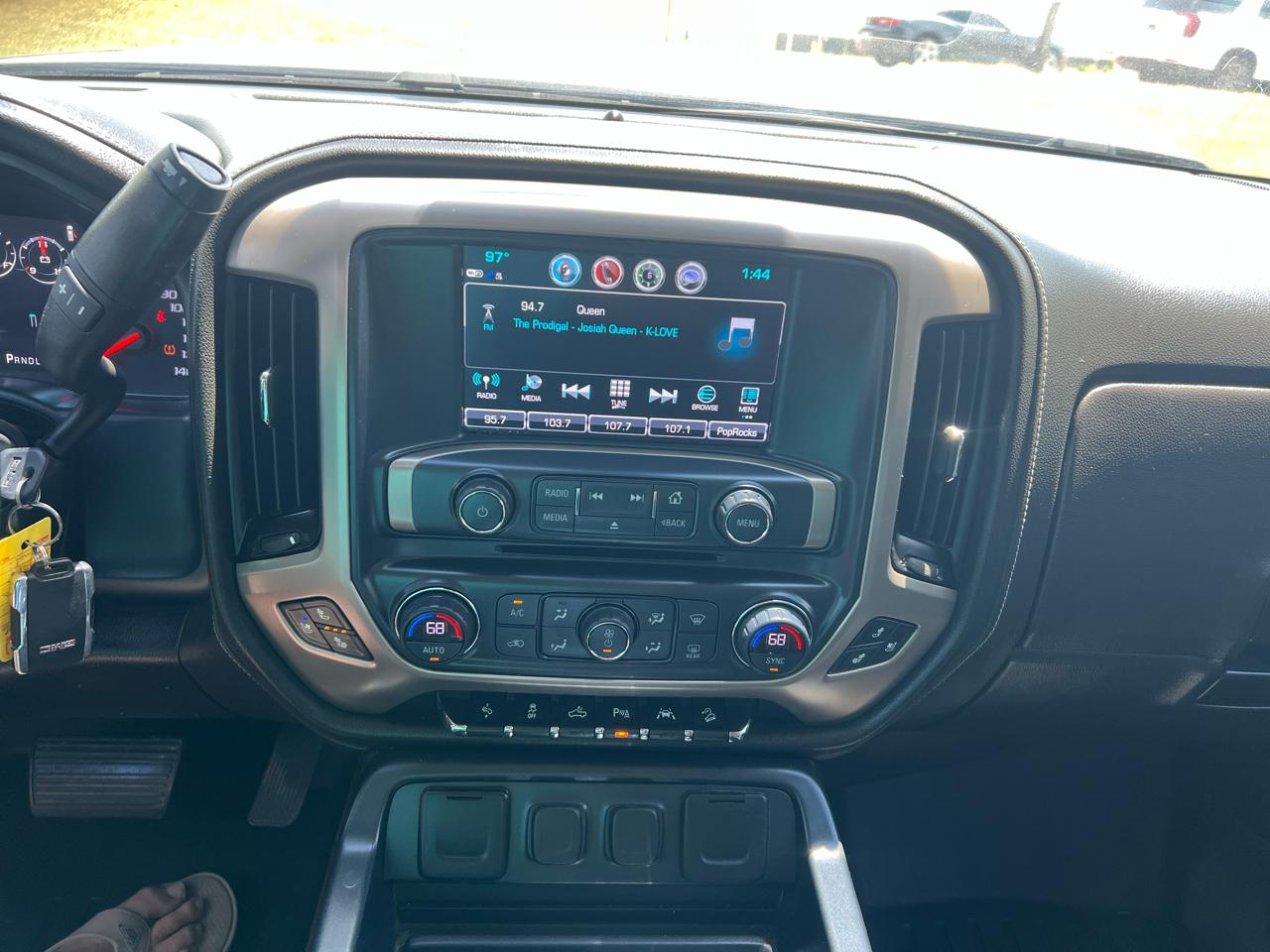 GMC Sierra 1500 4WD Crew Cab 143.5" Denali 2018