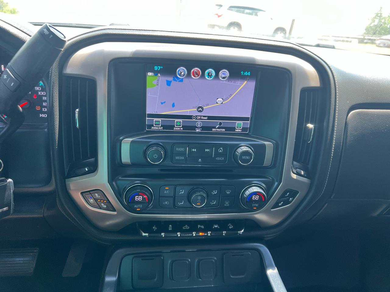 GMC Sierra 1500 4WD Crew Cab 143.5" Denali 2018