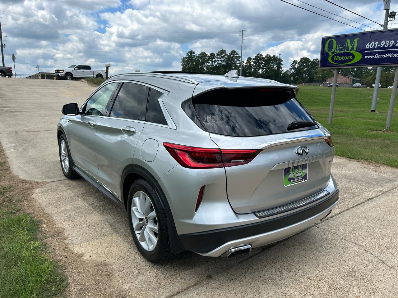 Infiniti QX50 Luxe 4D SUV FWD 2019