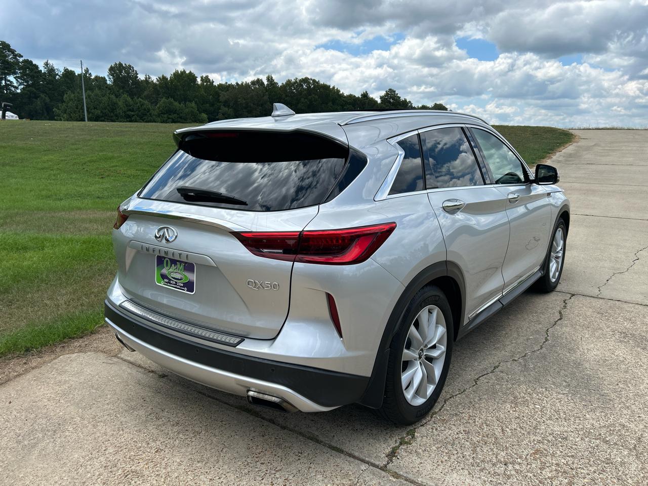 Infiniti QX50 Luxe 4D SUV FWD 2019