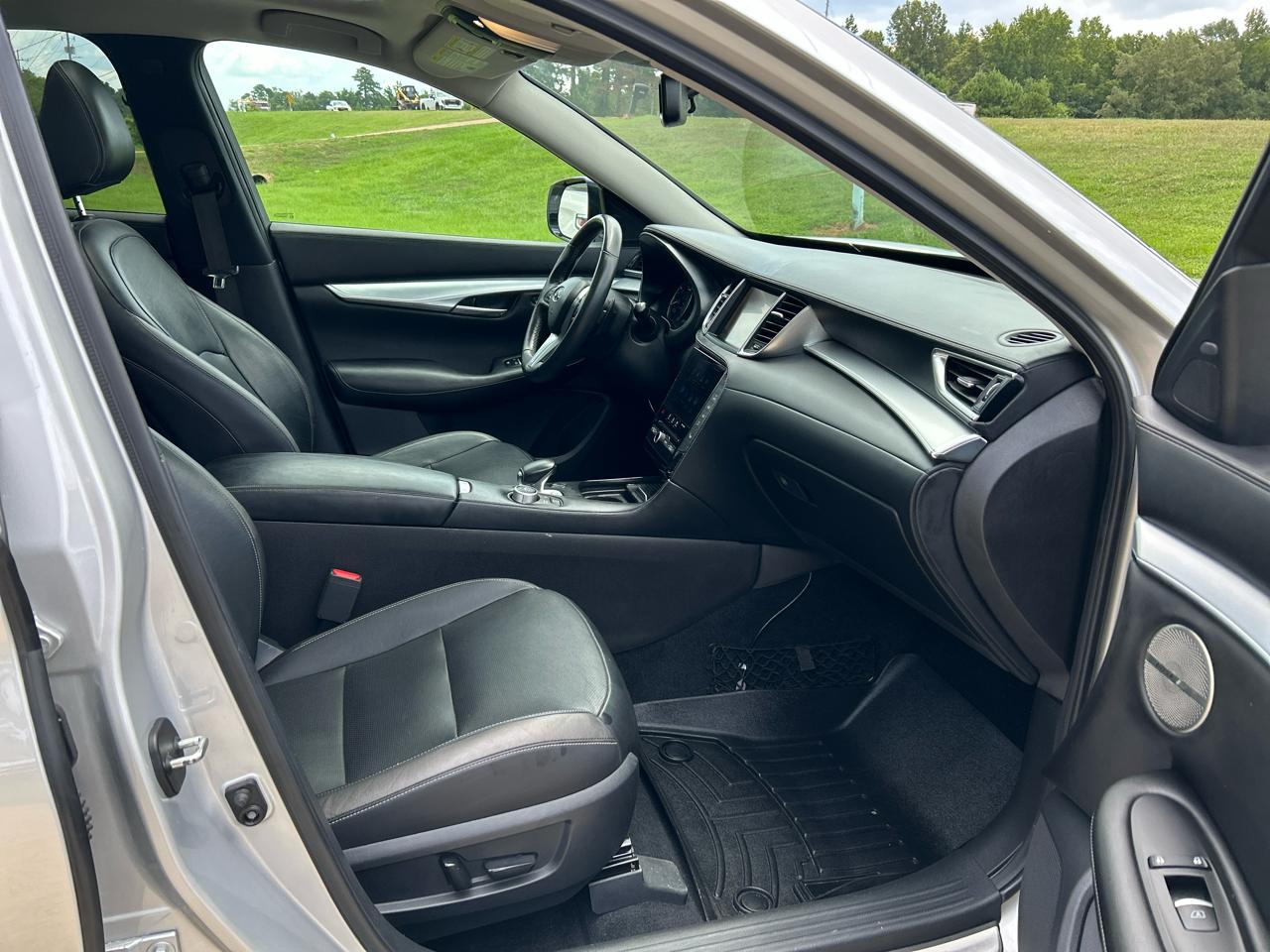 Infiniti QX50 Luxe 4D SUV FWD 2019