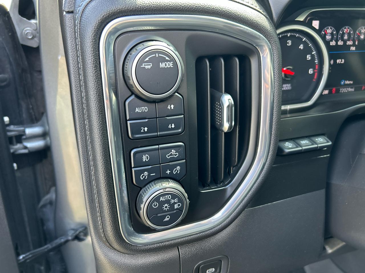 Chevrolet Silverado 1500 4WD Crew Cab 147" High Country 2021