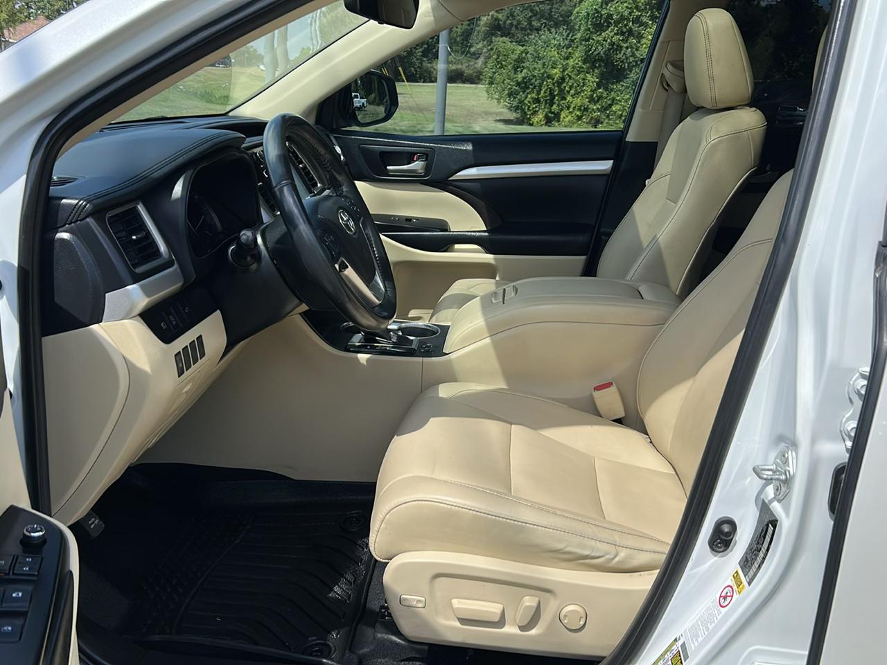 Toyota Highlander XLE V6 FWD (Natl) 2019