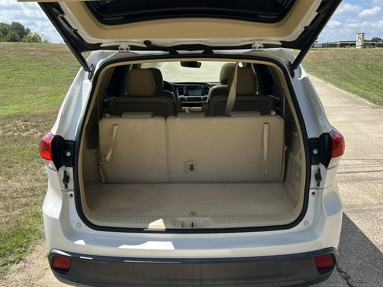 Toyota Highlander XLE V6 FWD (Natl) 2019