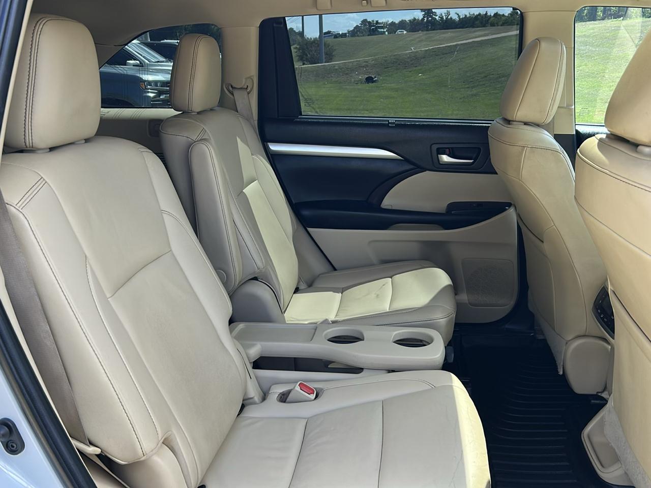 Toyota Highlander XLE V6 FWD (Natl) 2019