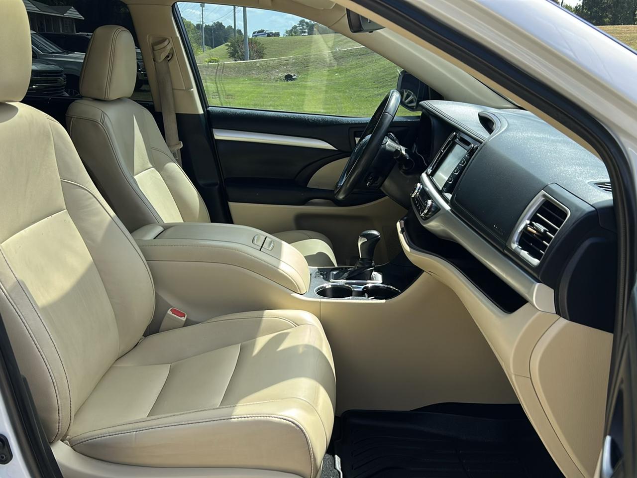 Toyota Highlander XLE V6 FWD (Natl) 2019
