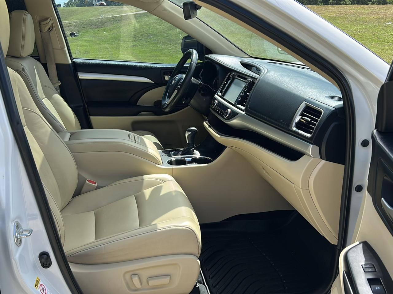 Toyota Highlander XLE V6 FWD (Natl) 2019