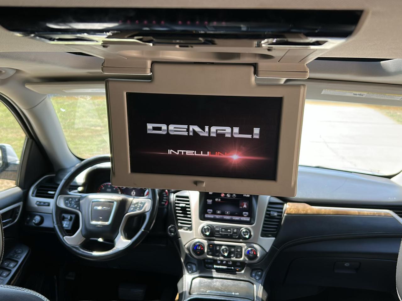 GMC Yukon 2WD 4dr Denali 2015