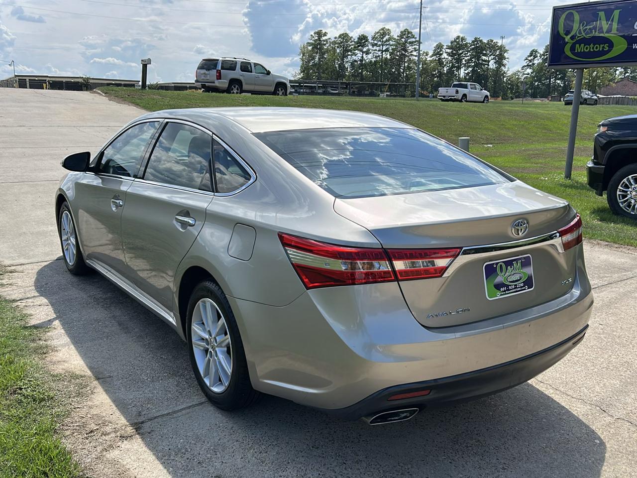 Toyota Avalon 4dr Sdn XLE Premium (Natl) 2013