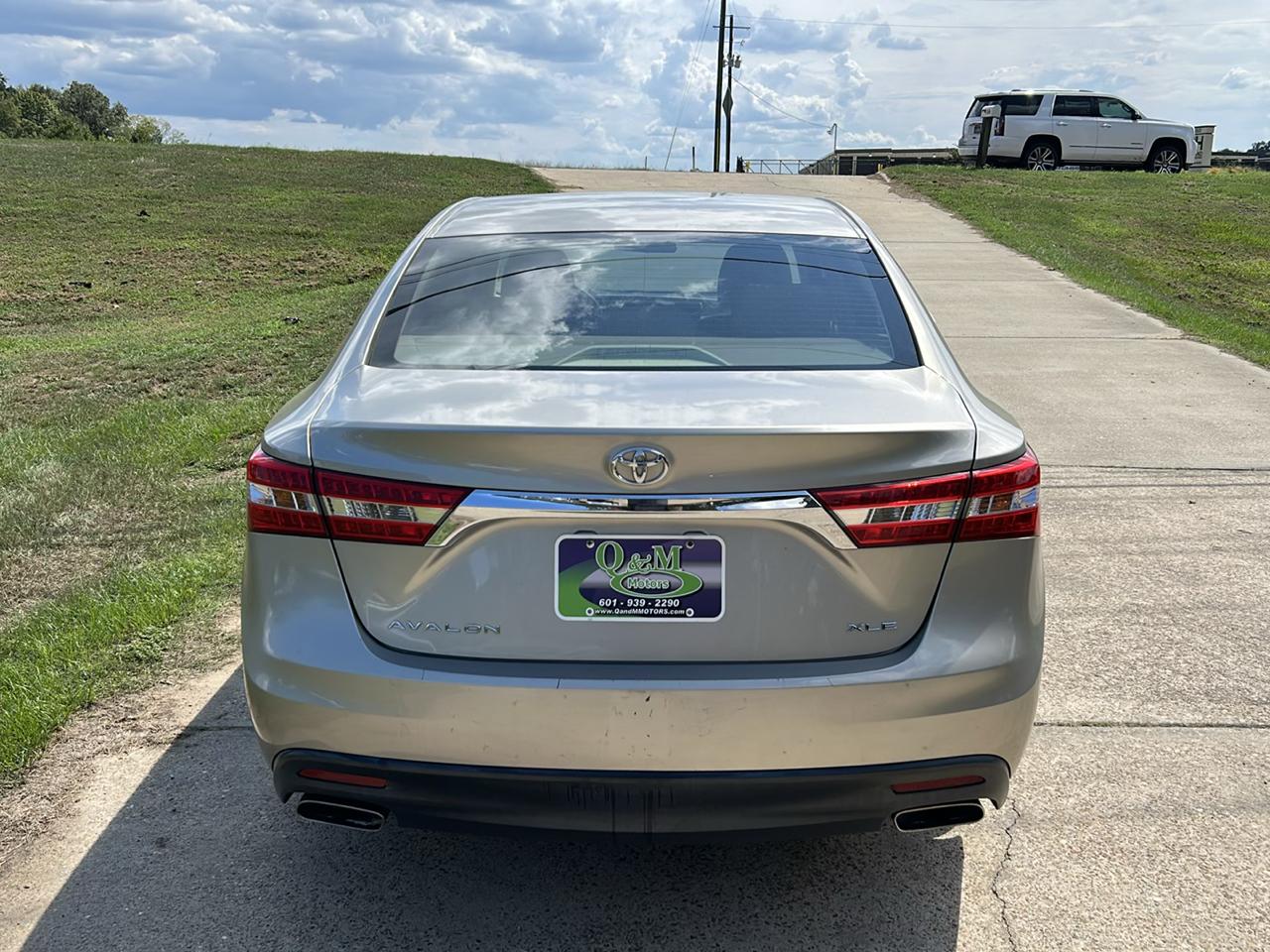 Toyota Avalon 4dr Sdn XLE Premium (Natl) 2013