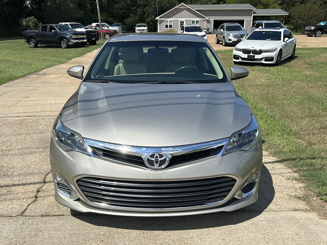 Toyota Avalon 4dr Sdn XLE Premium (Natl) 2013