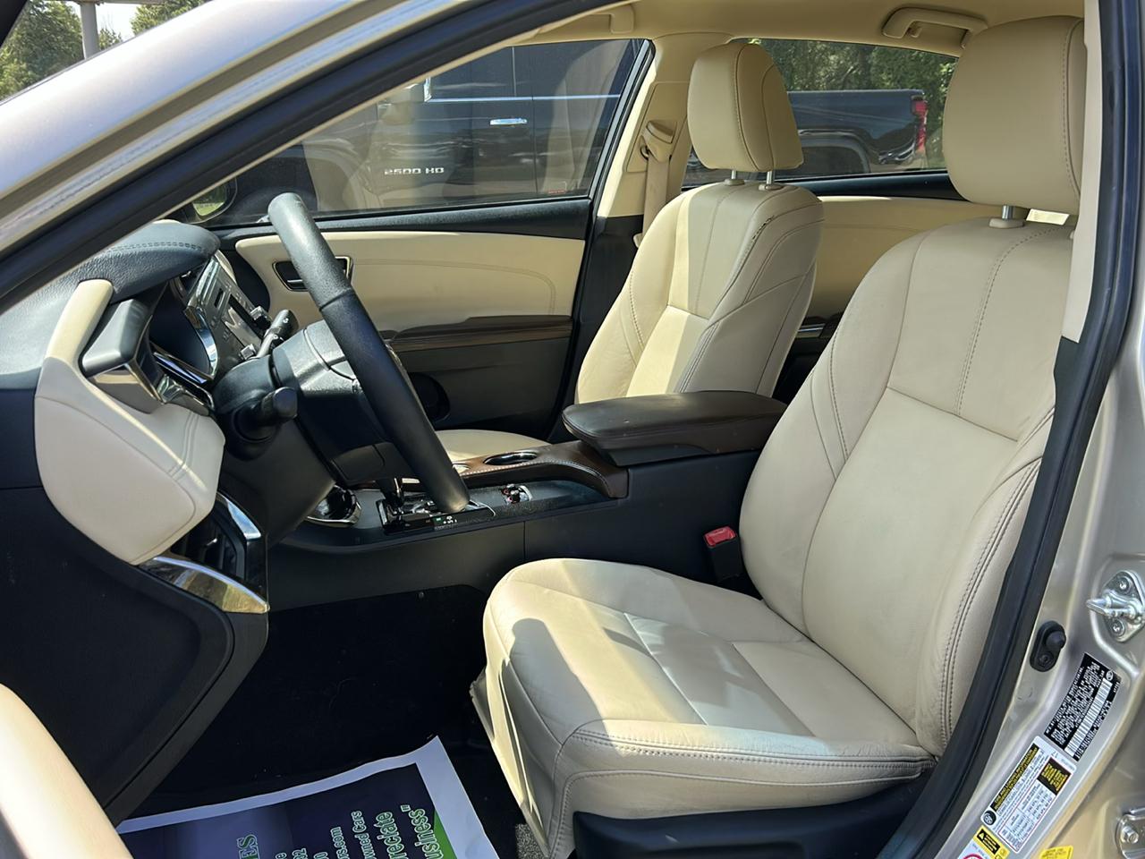 Toyota Avalon 4dr Sdn XLE Premium (Natl) 2013