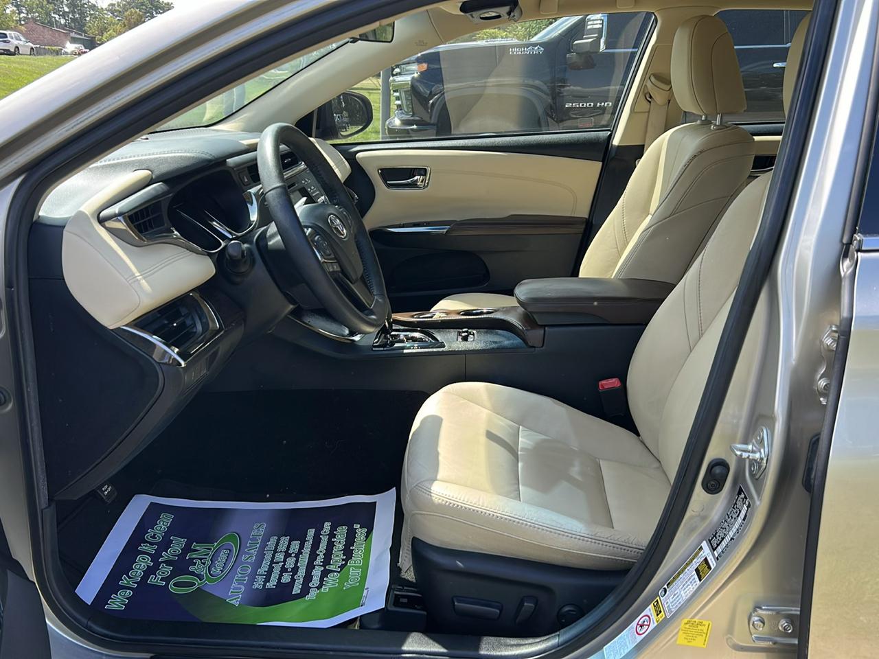 Toyota Avalon 4dr Sdn XLE Premium (Natl) 2013