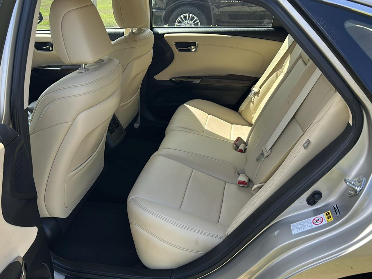 Toyota Avalon 4dr Sdn XLE Premium (Natl) 2013
