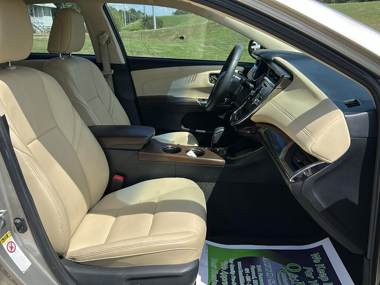Toyota Avalon 4dr Sdn XLE Premium (Natl) 2013