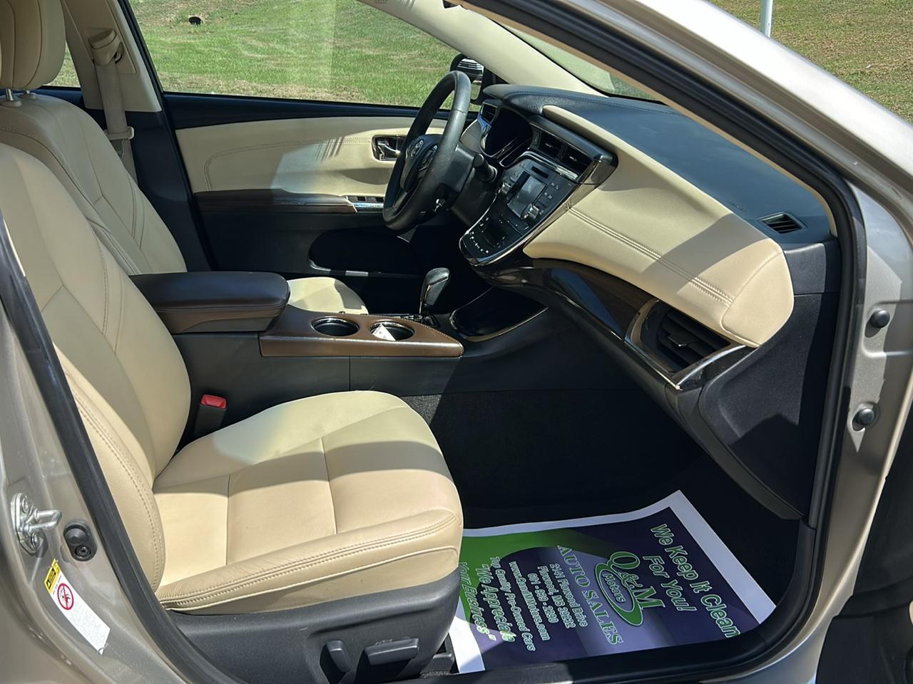 Toyota Avalon 4dr Sdn XLE Premium (Natl) 2013