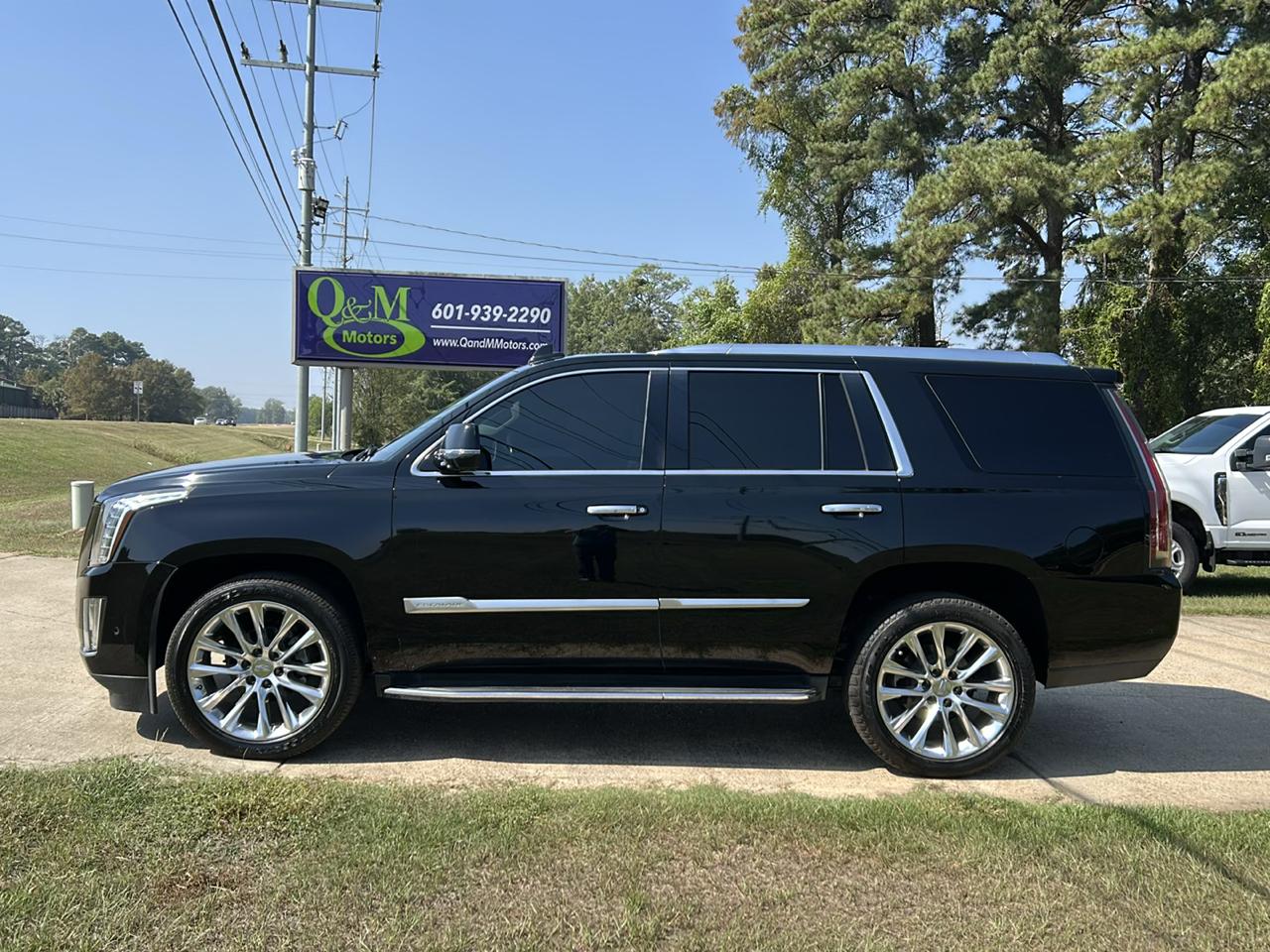 Cadillac Escalade 4WD 4dr Luxury 2018