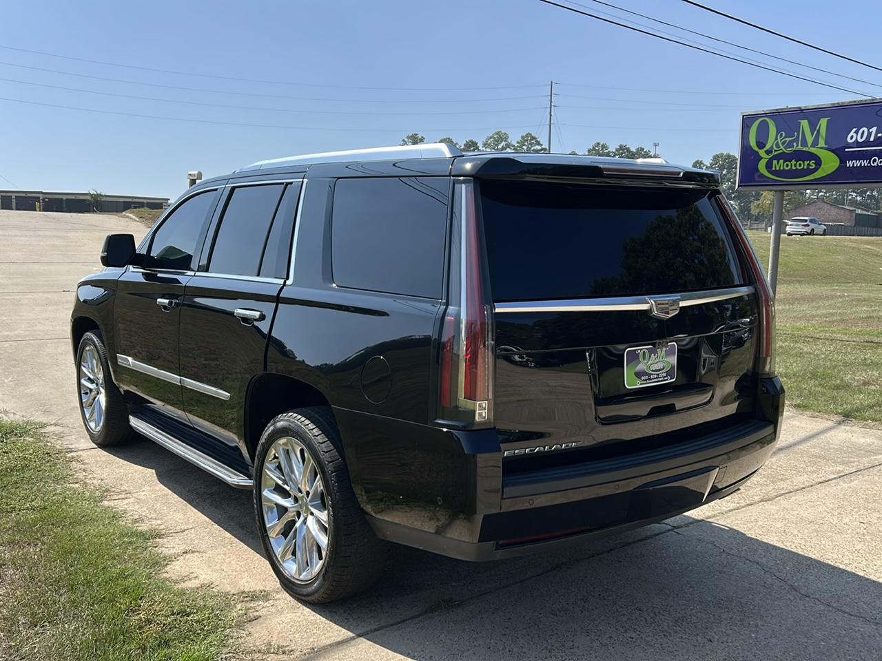 Cadillac Escalade 4WD 4dr Luxury 2018