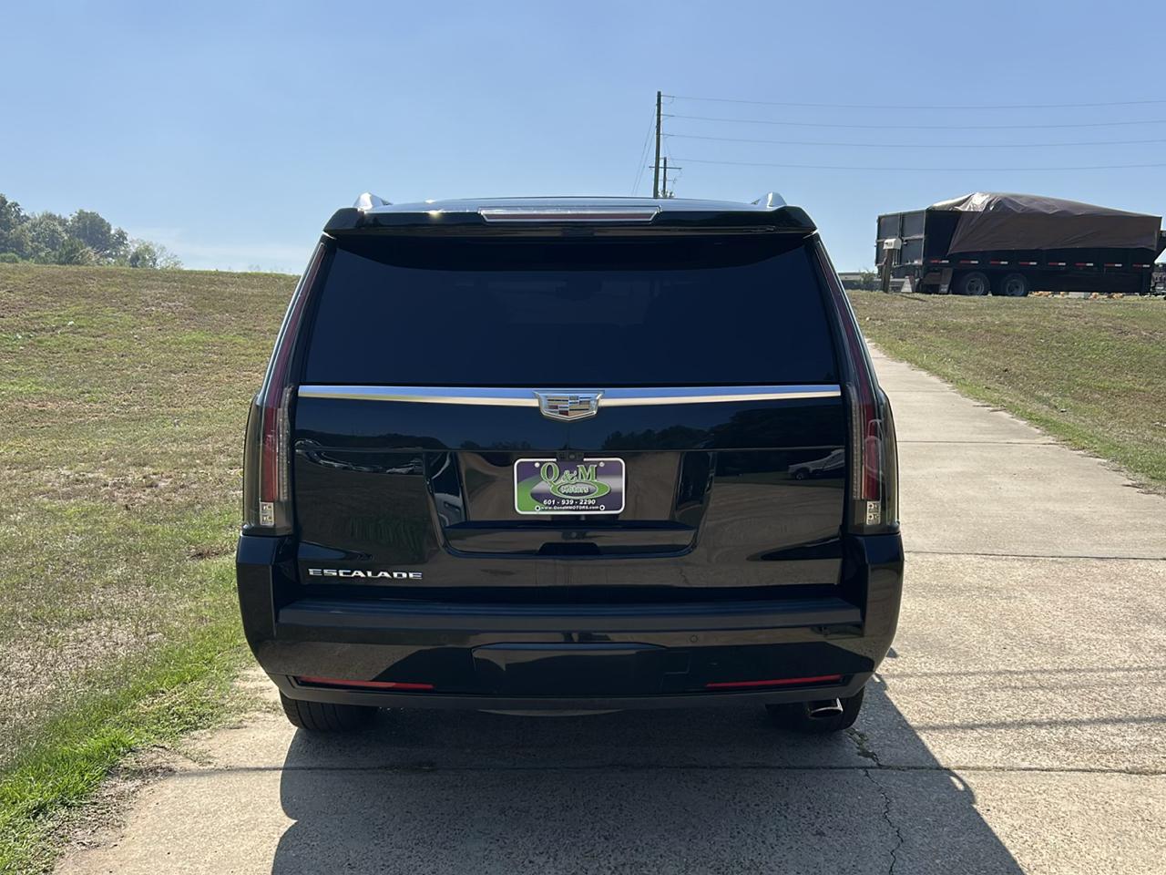 Cadillac Escalade 4WD 4dr Luxury 2018