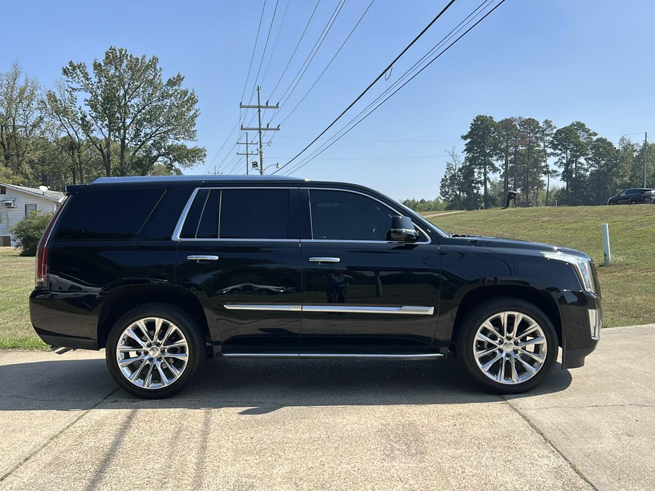 Cadillac Escalade 4WD 4dr Luxury 2018