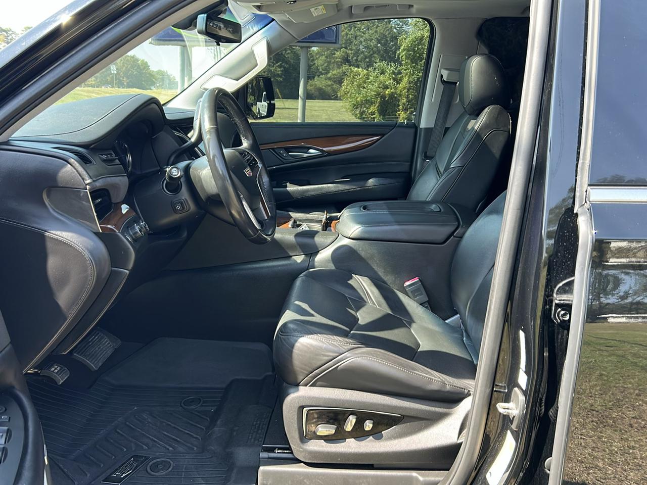Cadillac Escalade 4WD 4dr Luxury 2018