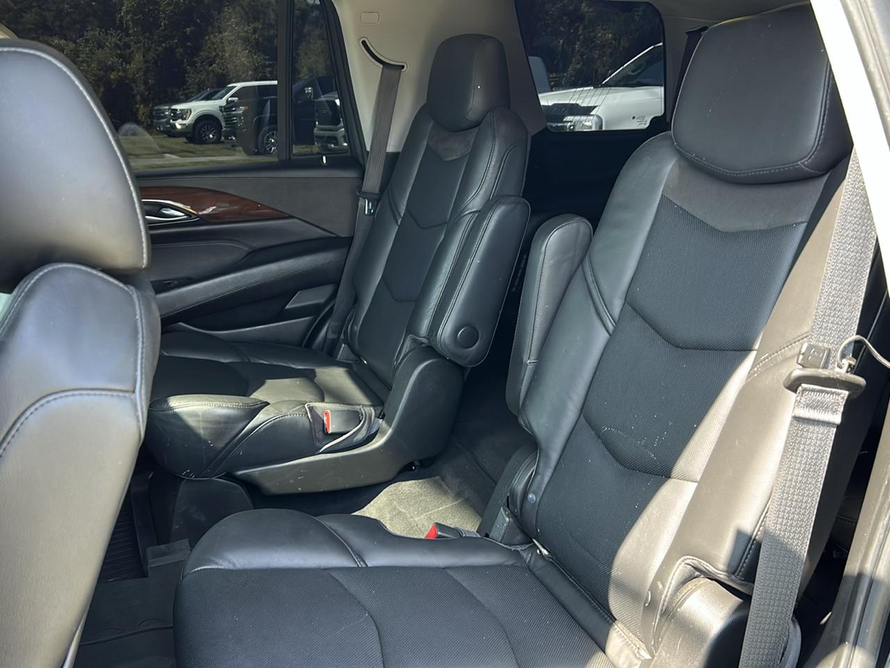 Cadillac Escalade 4WD 4dr Luxury 2018