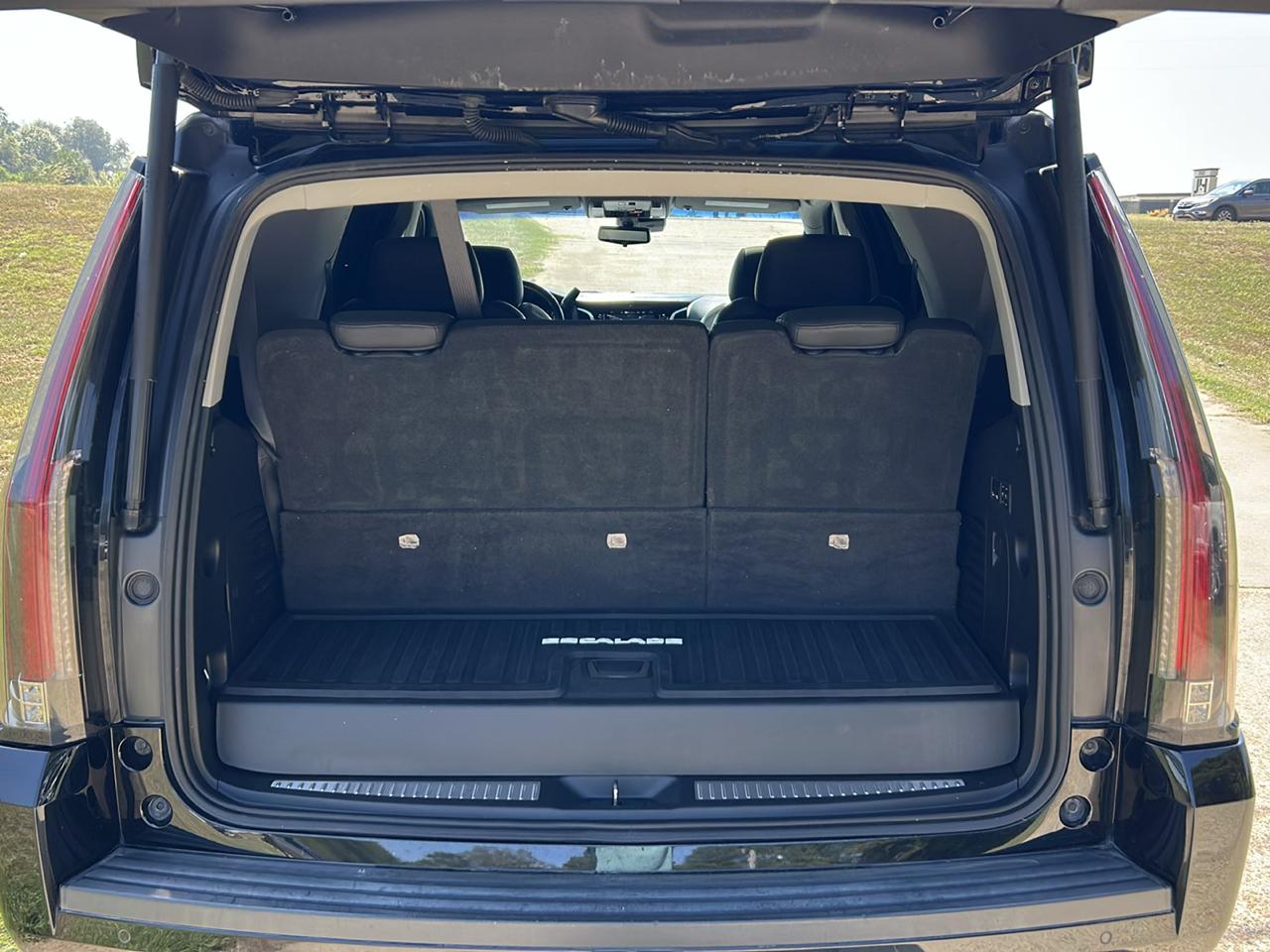 Cadillac Escalade 4WD 4dr Luxury 2018