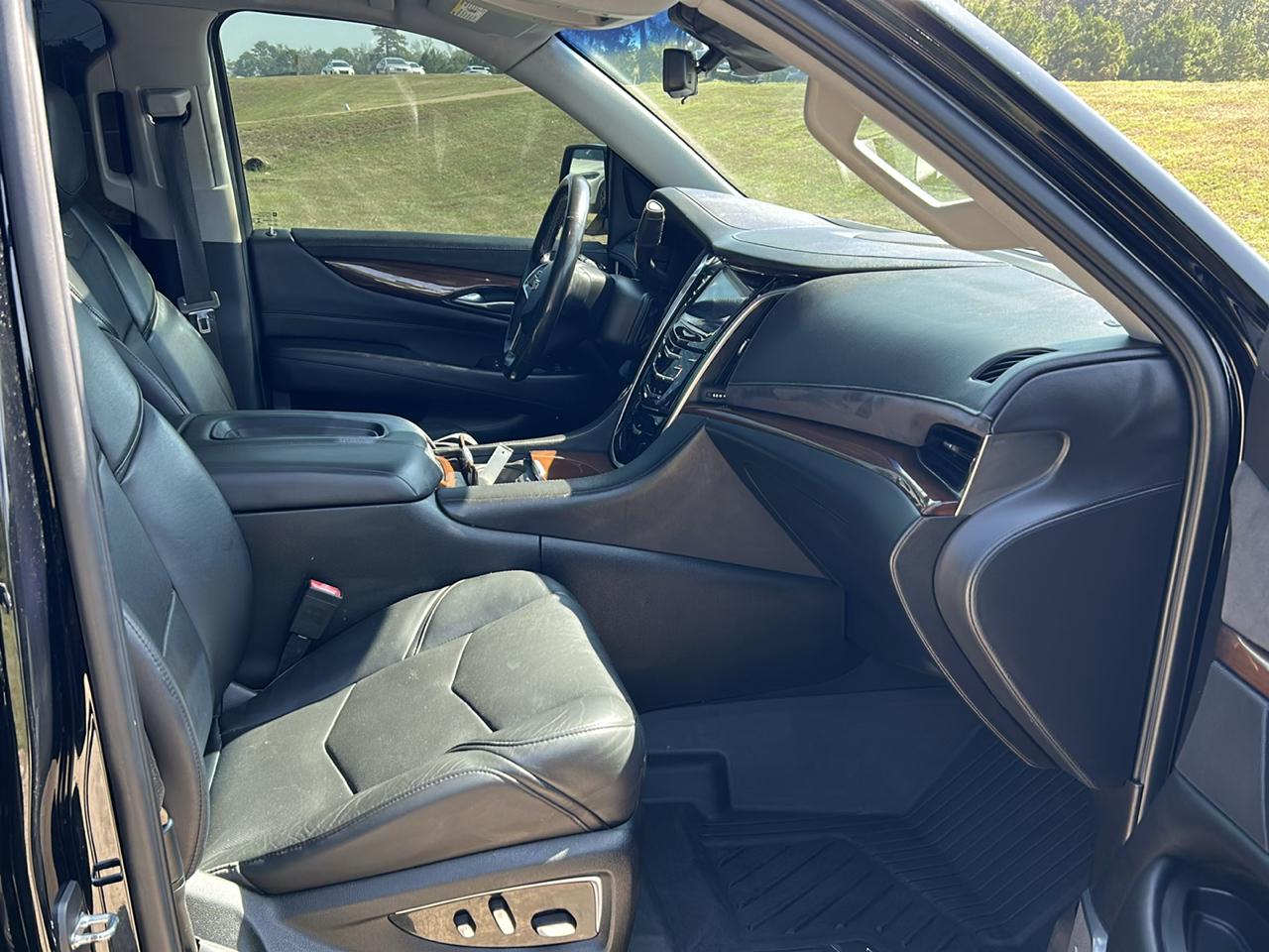 Cadillac Escalade 4WD 4dr Luxury 2018