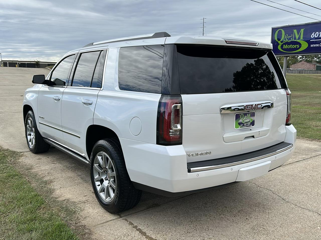 GMC Yukon 2WD 4dr Denali 2019