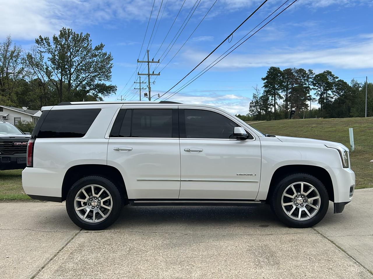 GMC Yukon 2WD 4dr Denali 2019