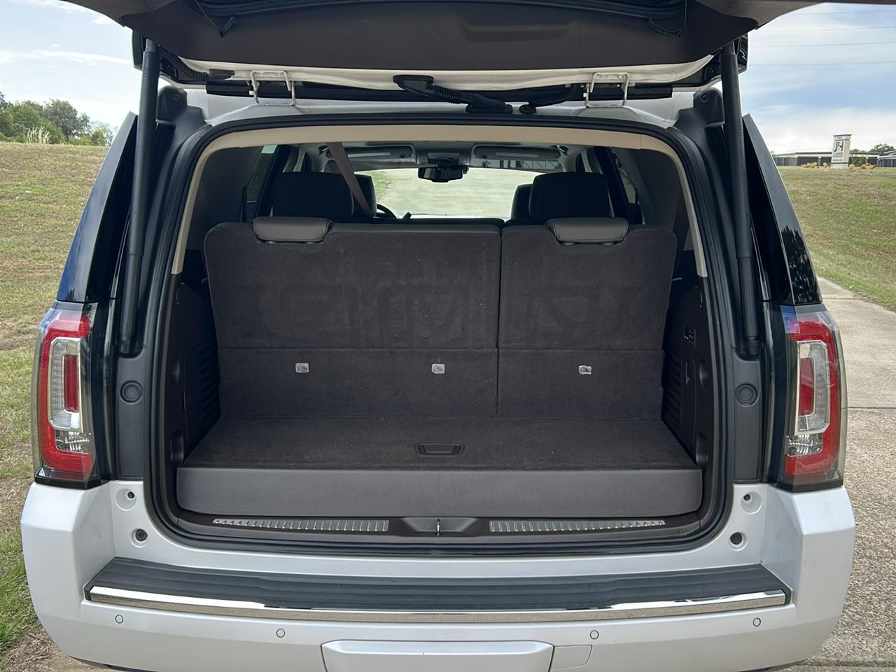 GMC Yukon 2WD 4dr Denali 2019