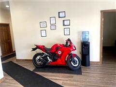 2015 Honda CBR300R  2015 Honda CBR300R