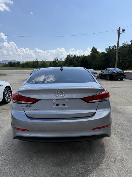 Hyundai Elantra SE 2017