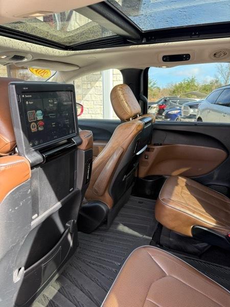 Chrysler Pacifica Limited 2017