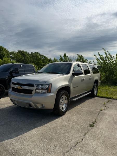 Chevrolet Suburban  2014