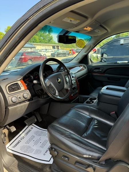 Chevrolet Suburban  2014