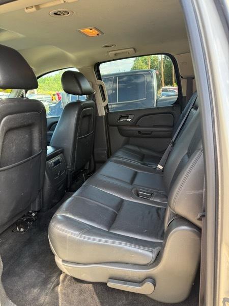 Chevrolet Suburban  2014