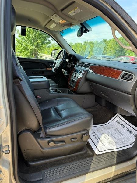 Chevrolet Suburban  2014
