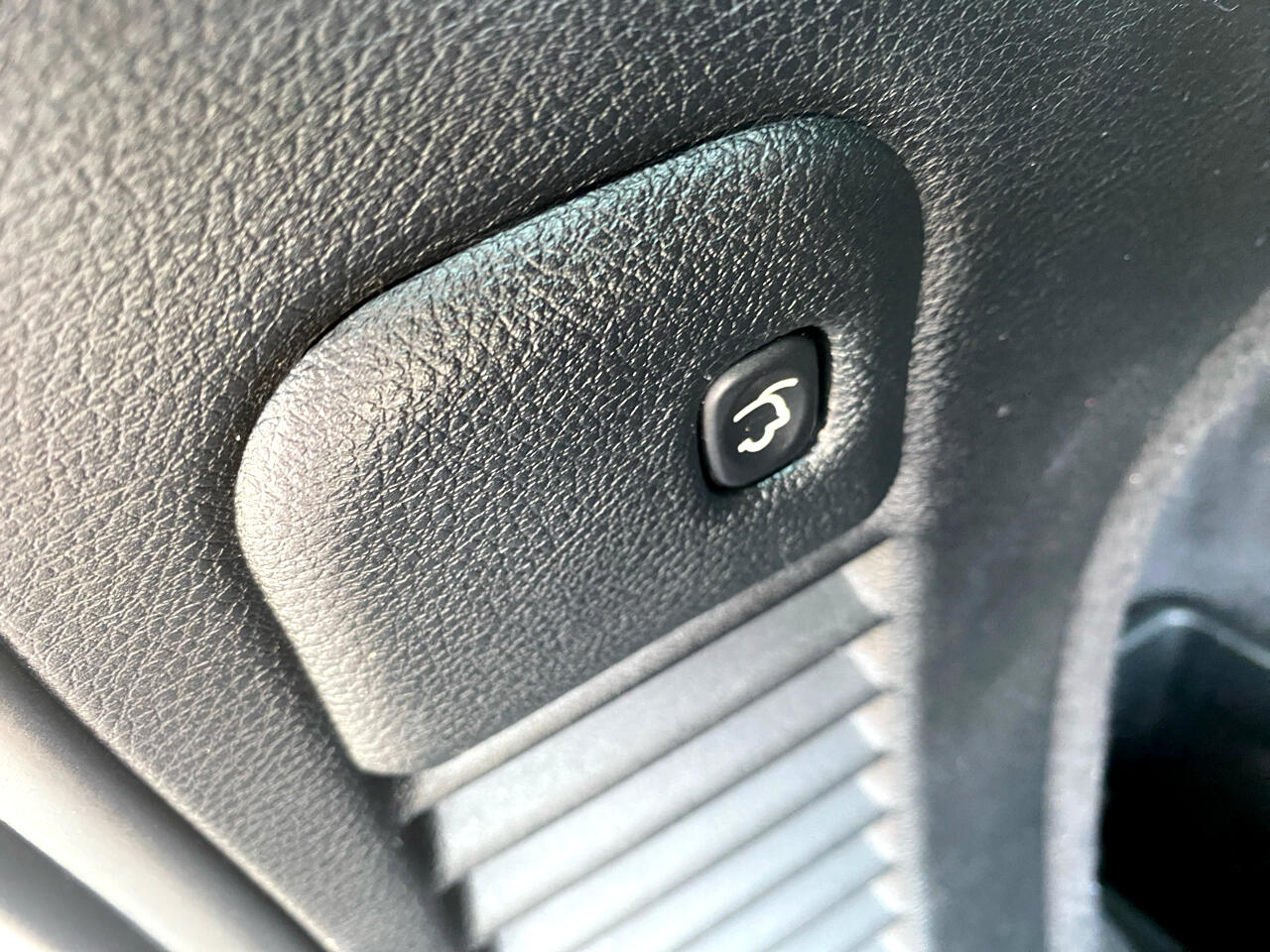 2017 Jeep Grand Cherokee Altitude photo 6