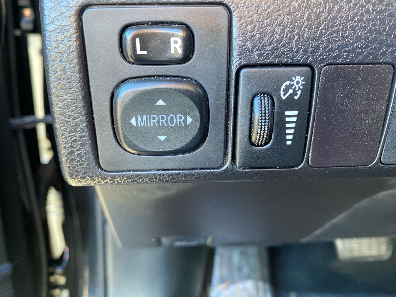 Toyota Corolla 4dr Sdn CVT LE Premium (Natl) 2015