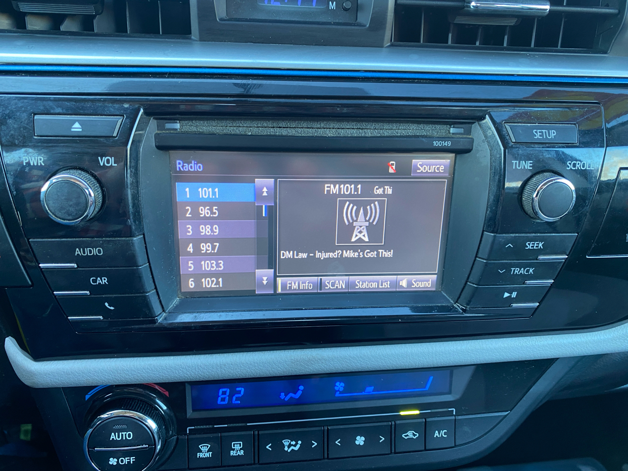 Toyota Corolla 4dr Sdn CVT LE Premium (Natl) 2015