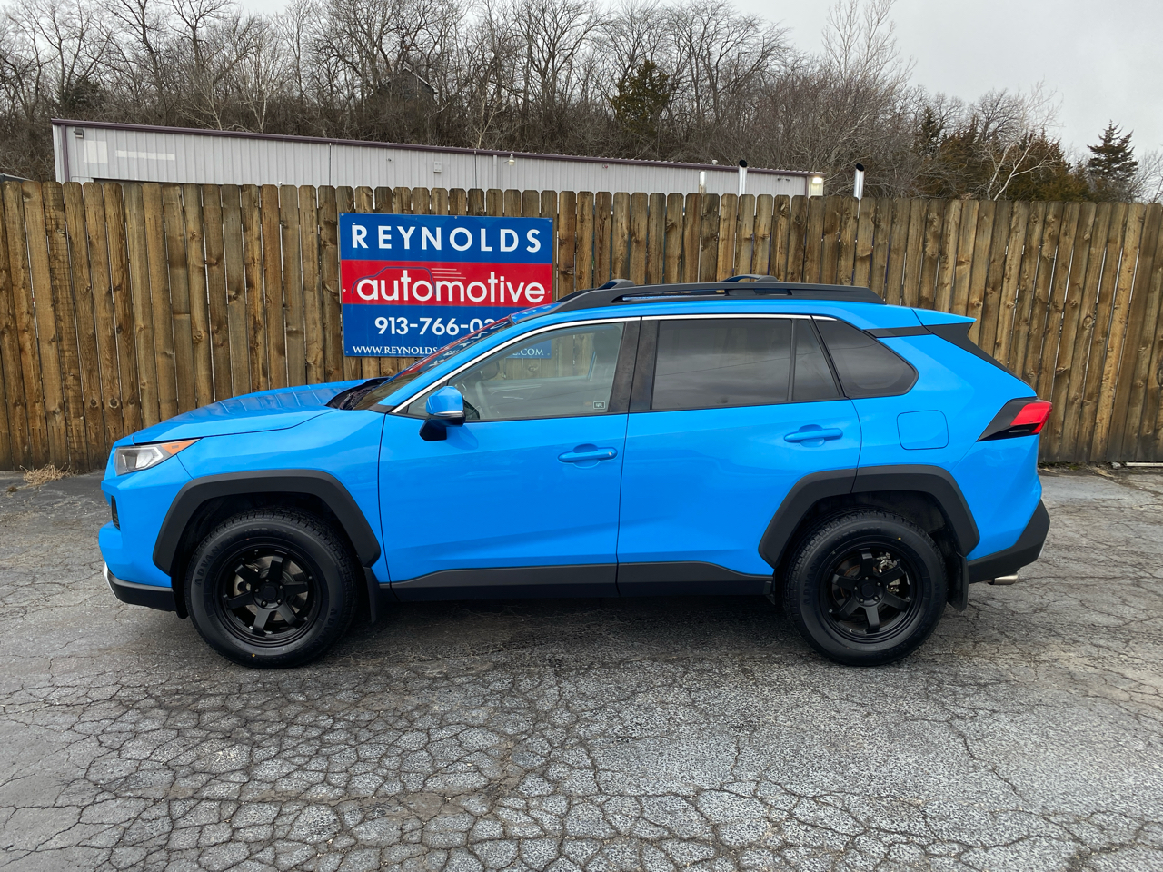 Toyota RAV4 Adventure AWD (Natl) 2019