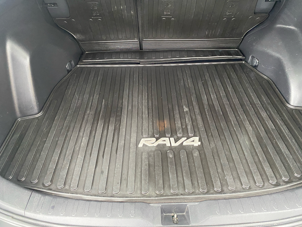 Toyota RAV4 Adventure AWD (Natl) 2019