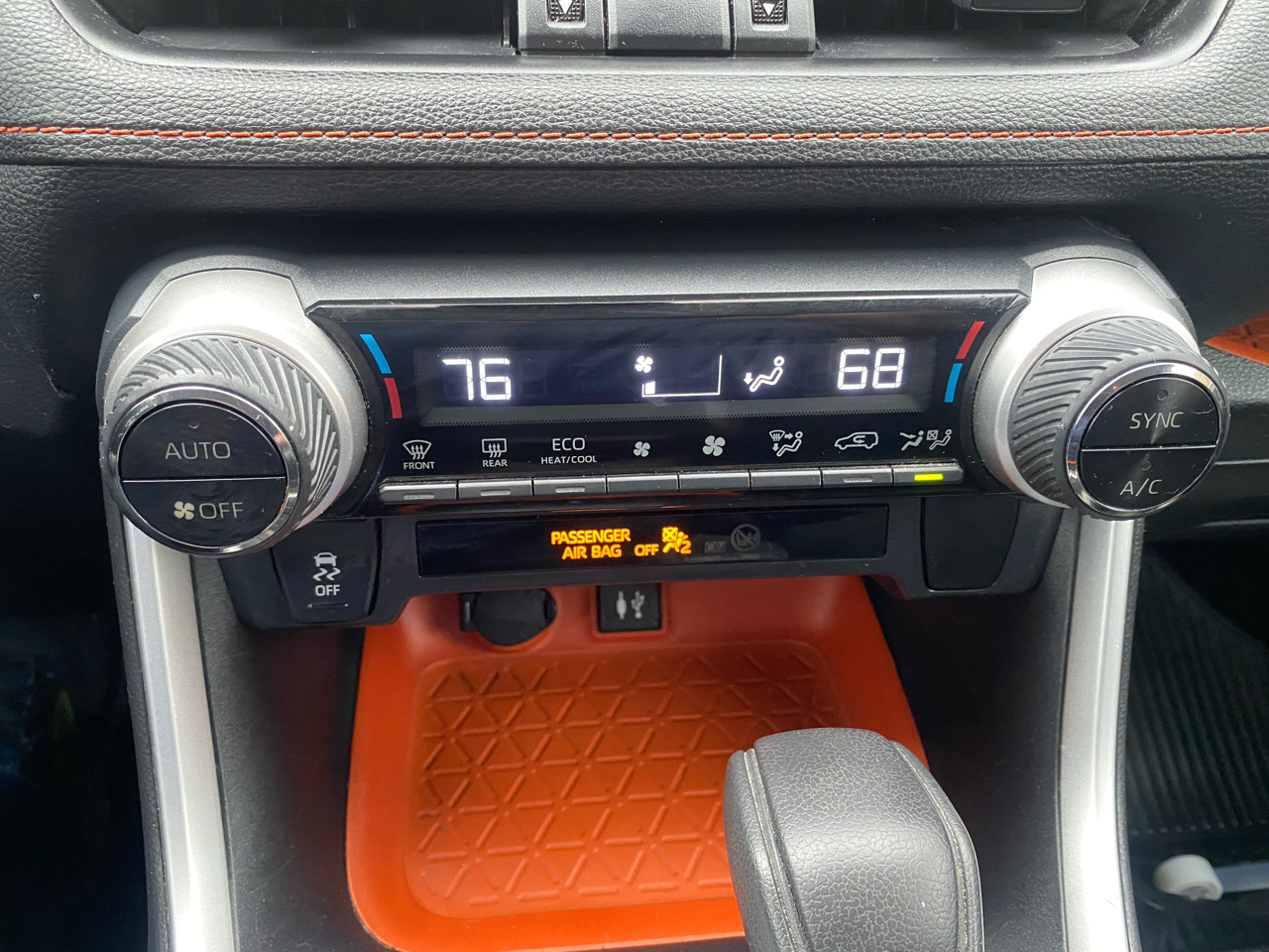 Toyota RAV4 Adventure AWD (Natl) 2019