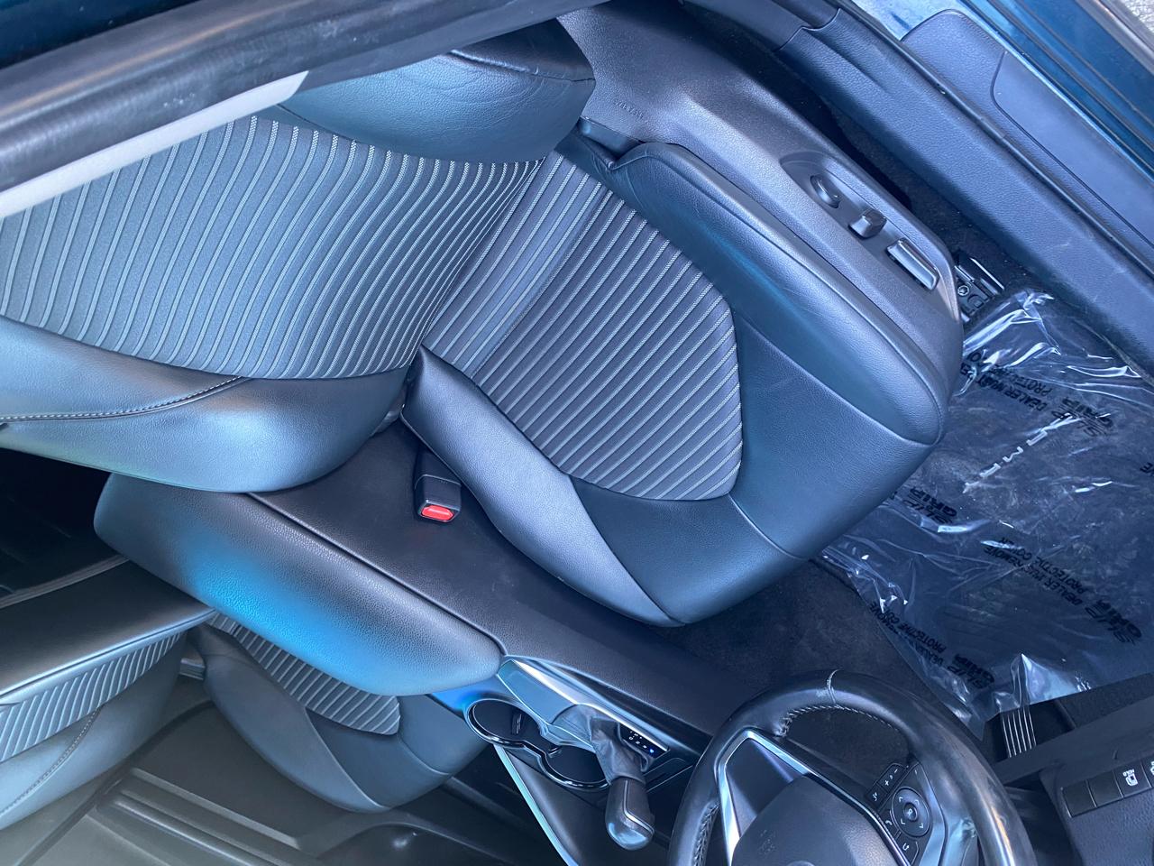 Toyota Camry SE Auto (Natl) 2020