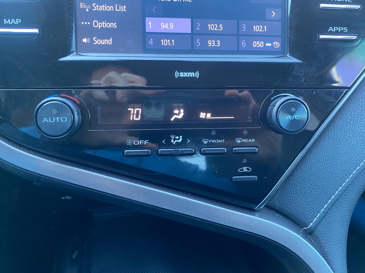 Toyota Camry SE Auto (Natl) 2020