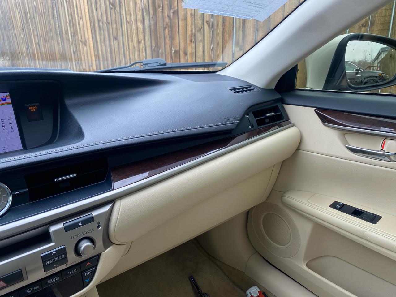 Lexus ES 350 4dr Sdn 2013