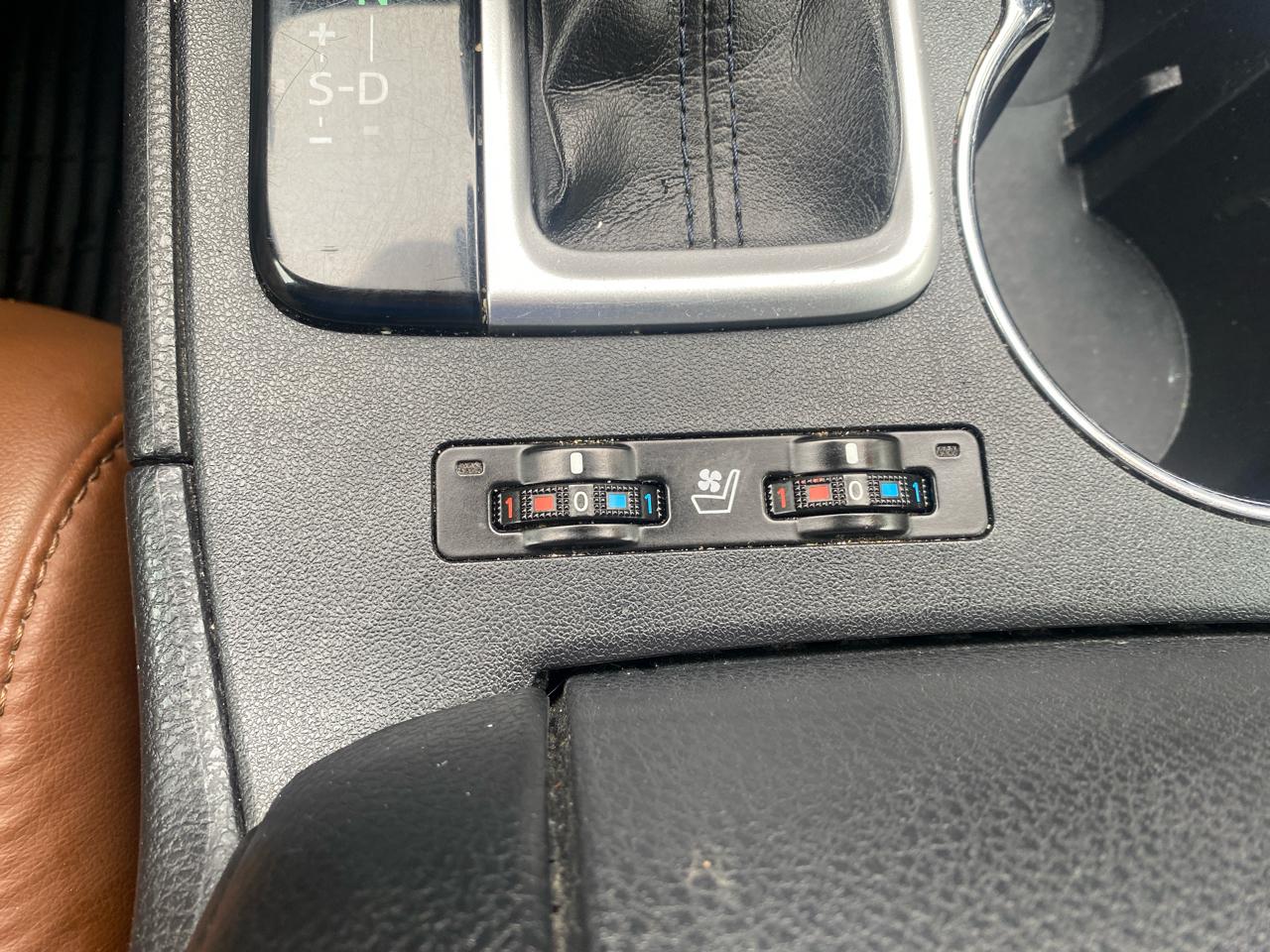 Toyota Highlander Hybrid Limited V6 AWD (Natl) 2019